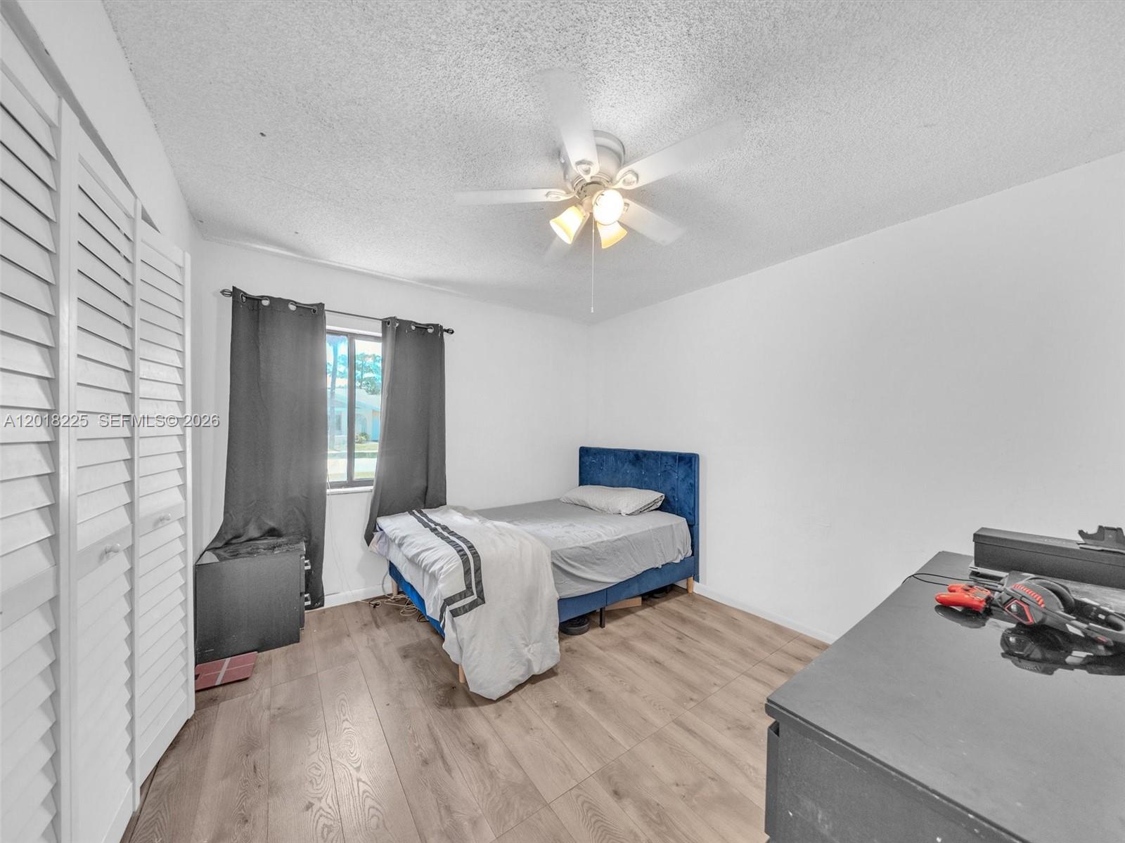 1027 SW 49th Ter