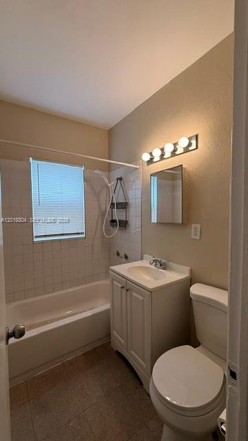 646 NW 14th Ter Unit: APT WEST
