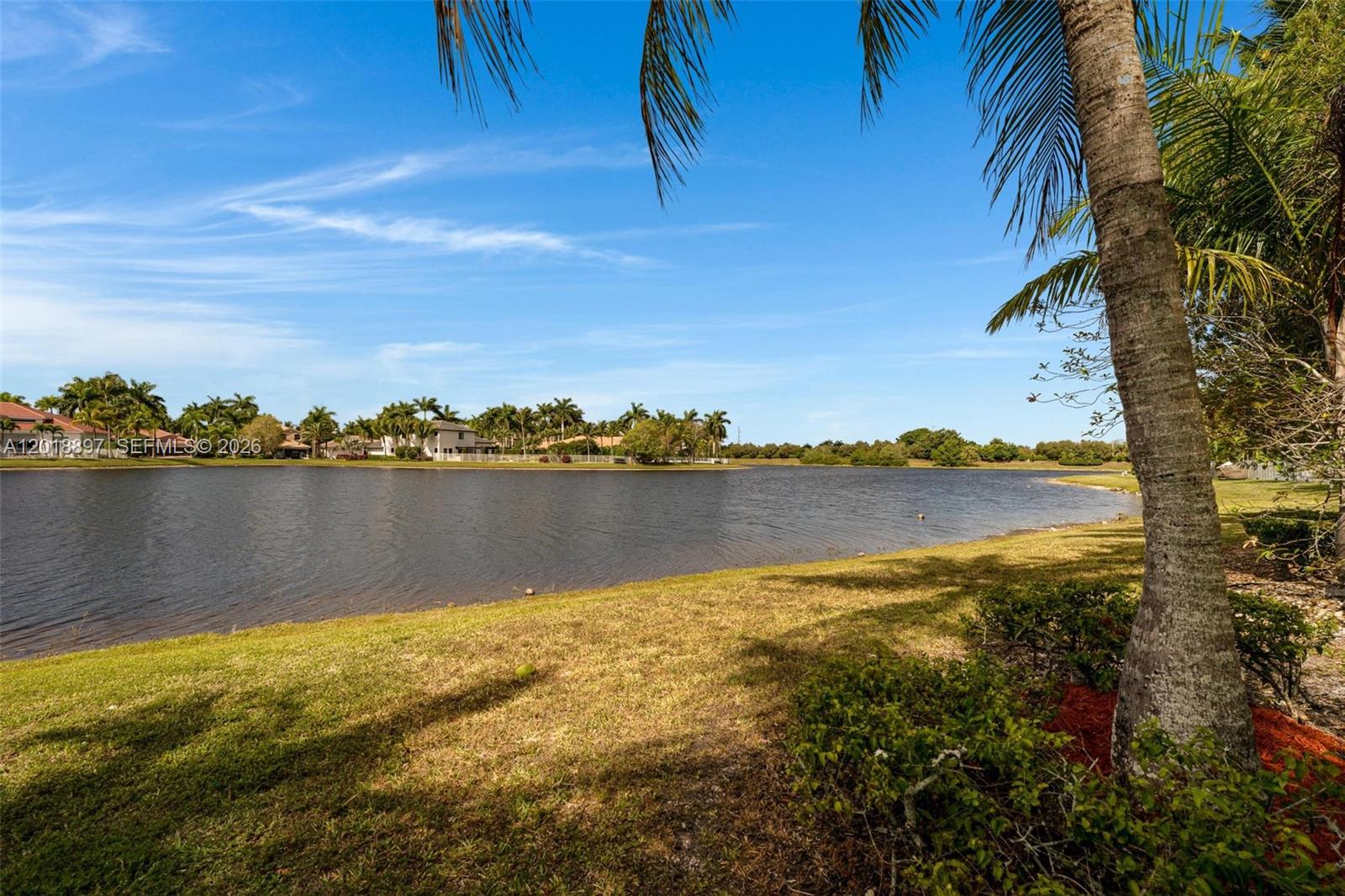 1666 Victoria Pointe Cir