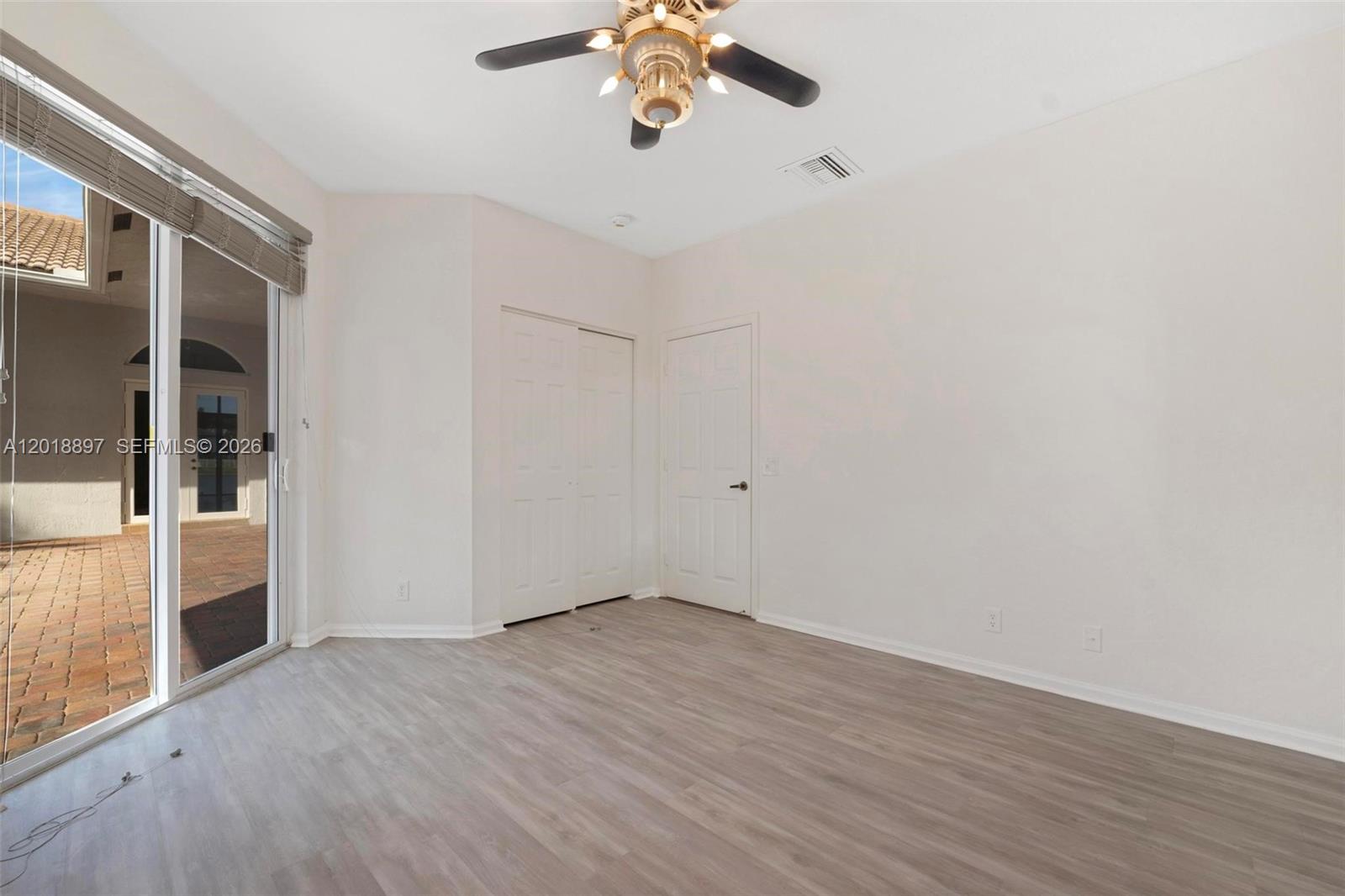 1666 Victoria Pointe Cir