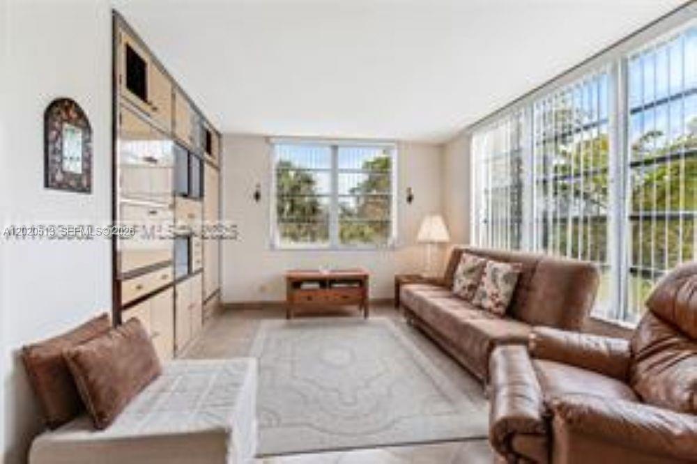 3800 Oaks Clubhouse Dr # 307