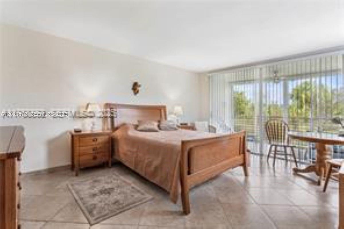 3800 Oaks Clubhouse Dr # 307