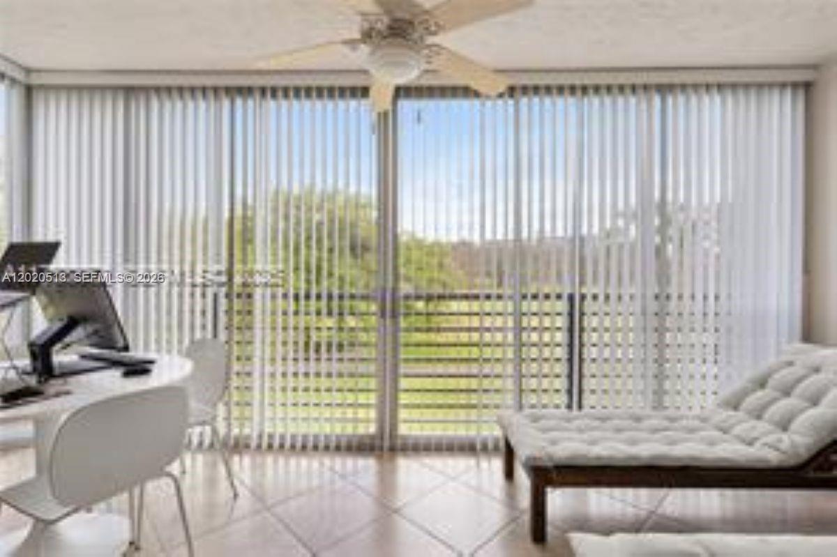 3800 Oaks Clubhouse Dr # 307