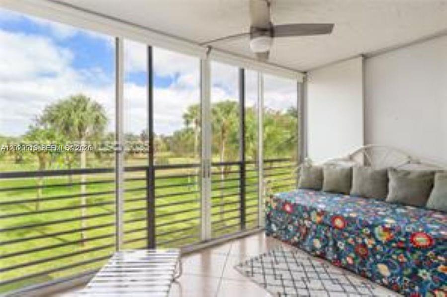 3800 Oaks Clubhouse Dr # 307