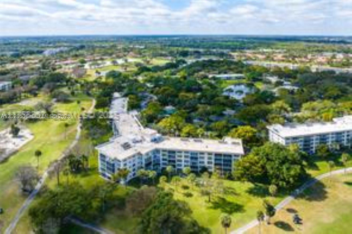 3800 Oaks Clubhouse Dr # 307