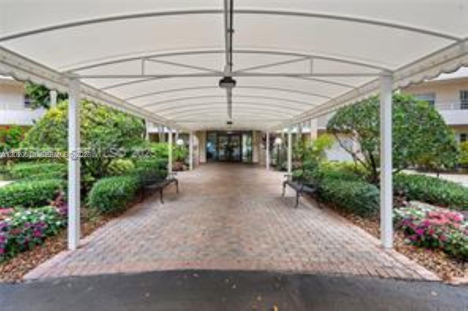 3800 Oaks Clubhouse Dr # 307