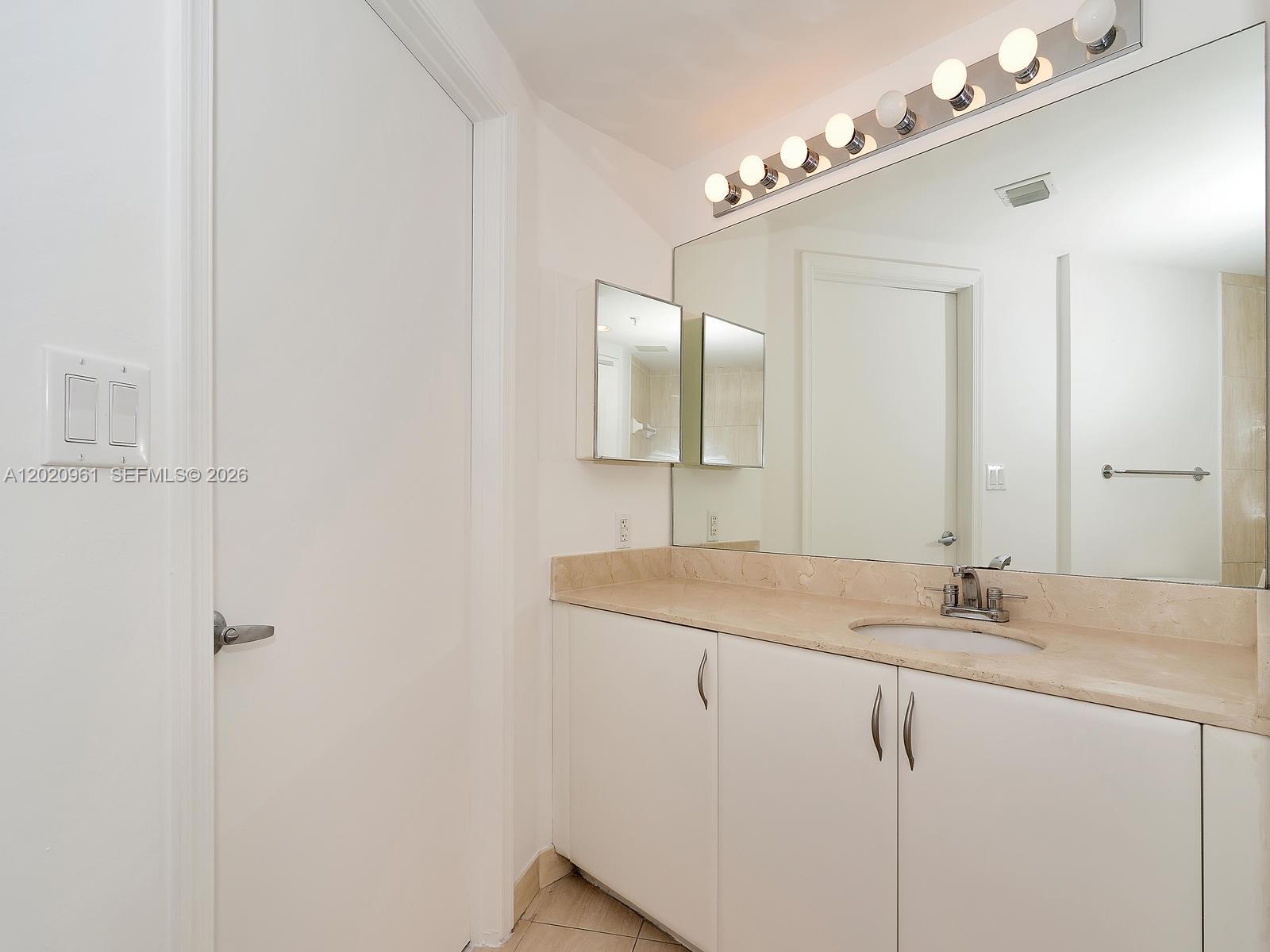 1750 N Bayshore Dr # 1515