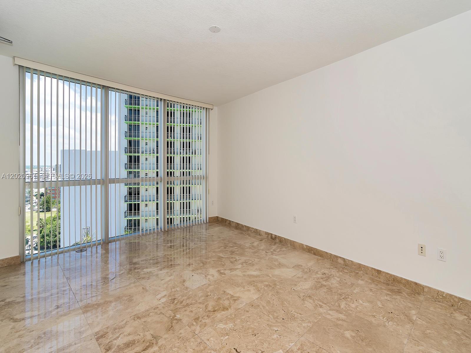 1750 N Bayshore Dr # 1515