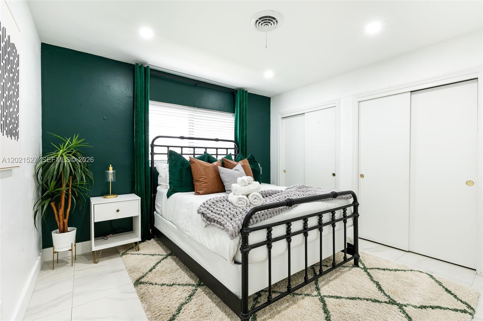 329 SE 12th Ave # 1