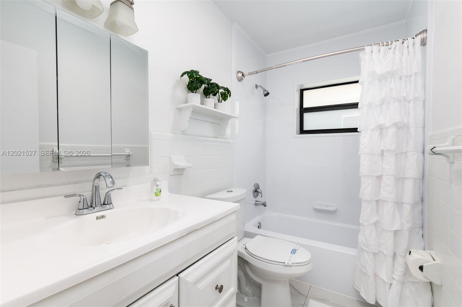 329 SE 12th Ave # 1