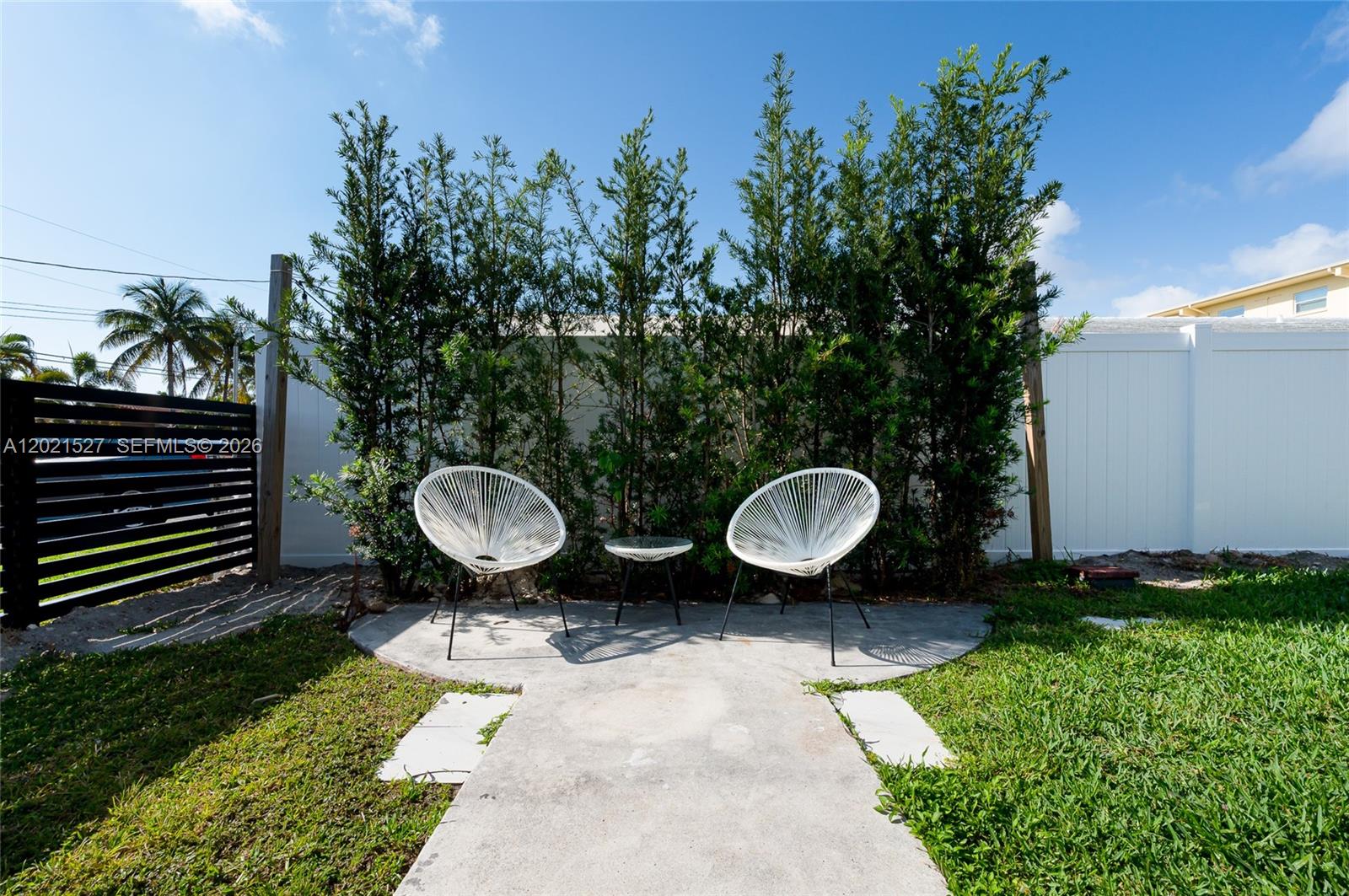 329 SE 12th Ave # 1
