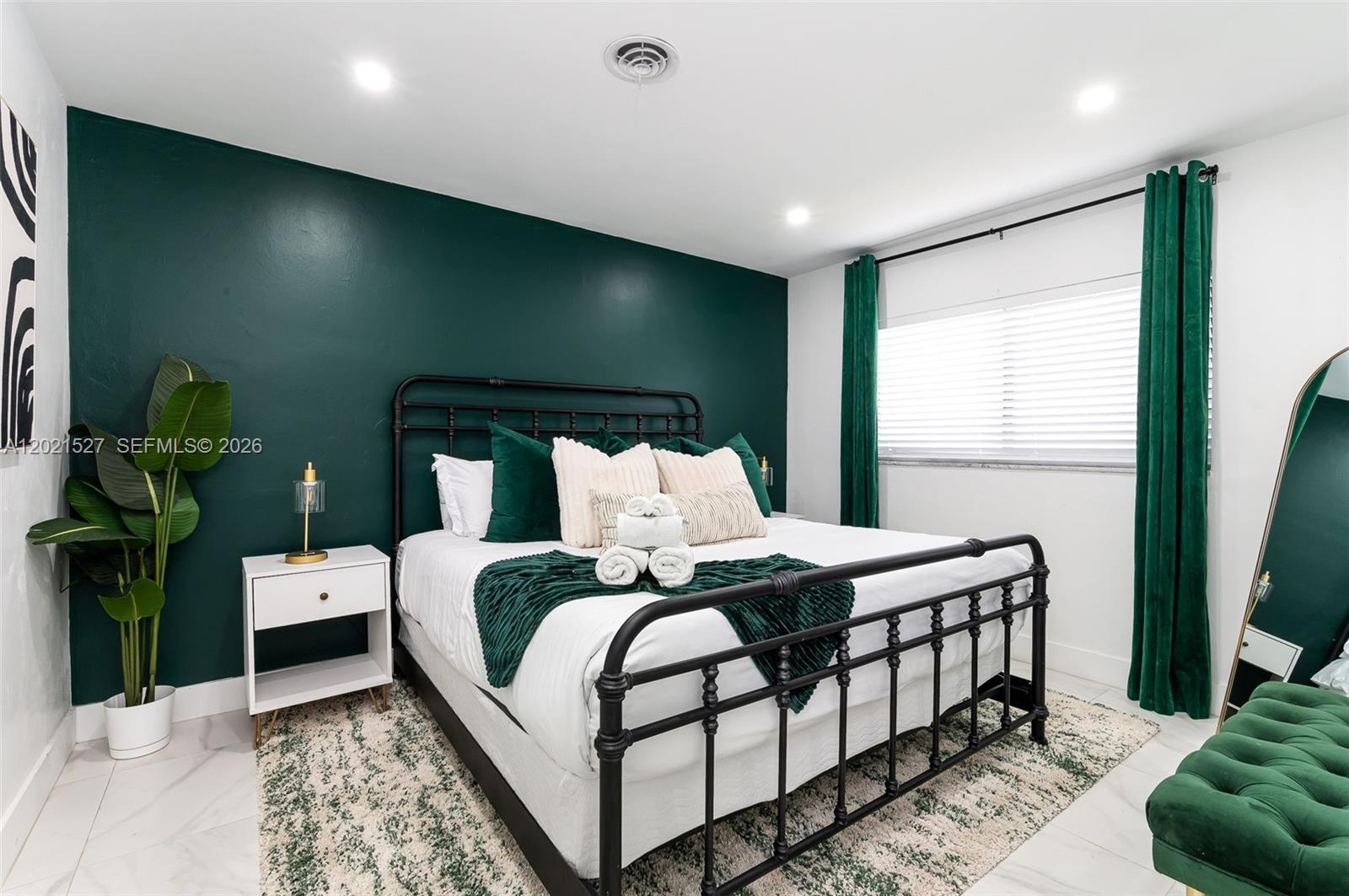 329 SE 12th Ave # 1