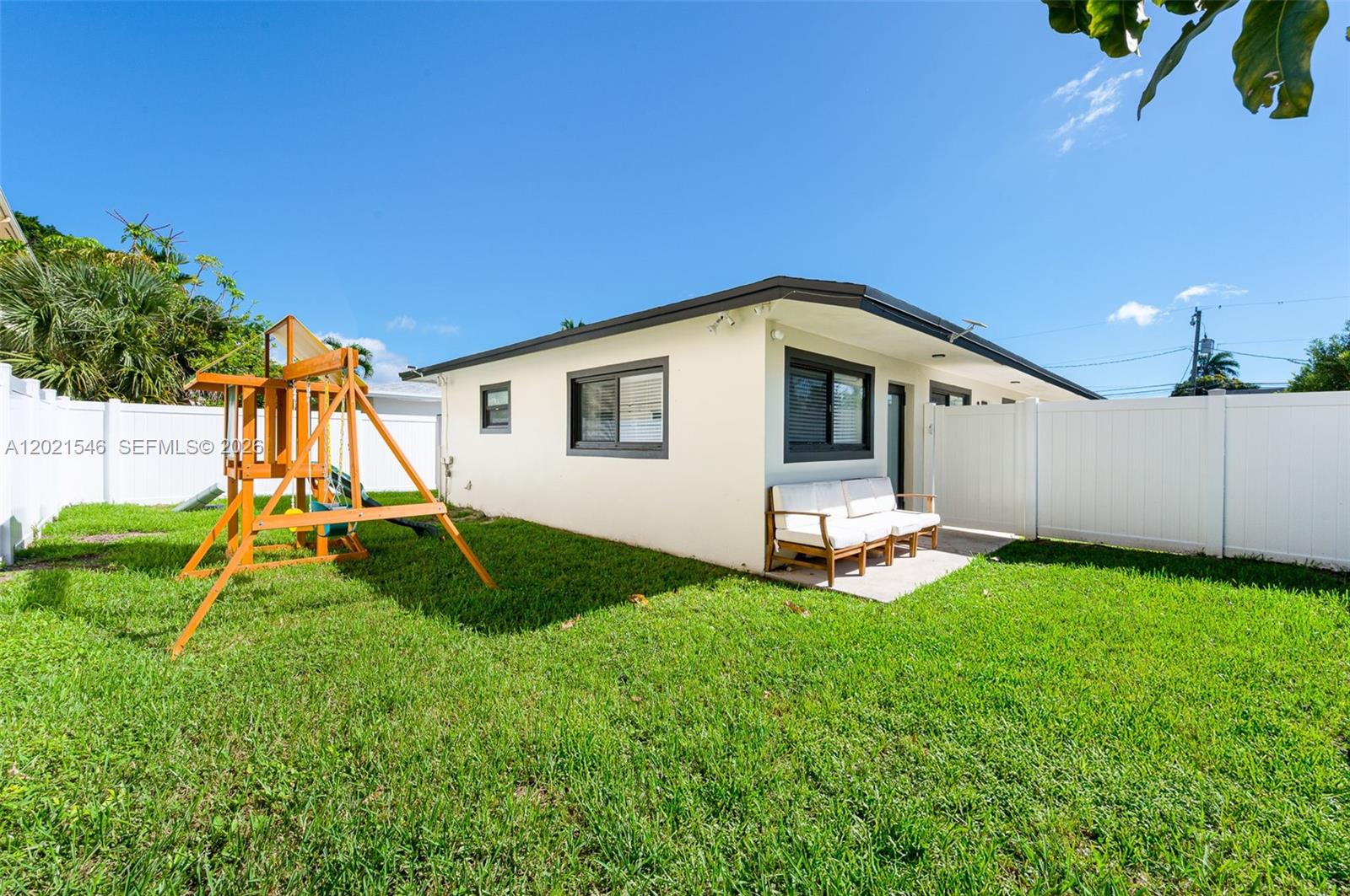 329 SE 12th Ave # 2