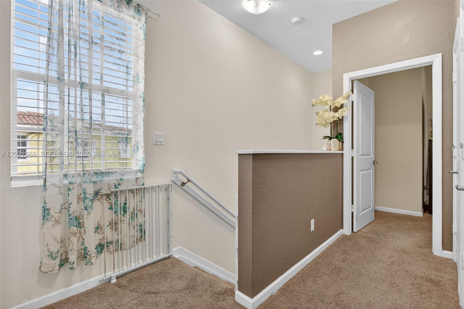 4044 NW 11th St Unit: -