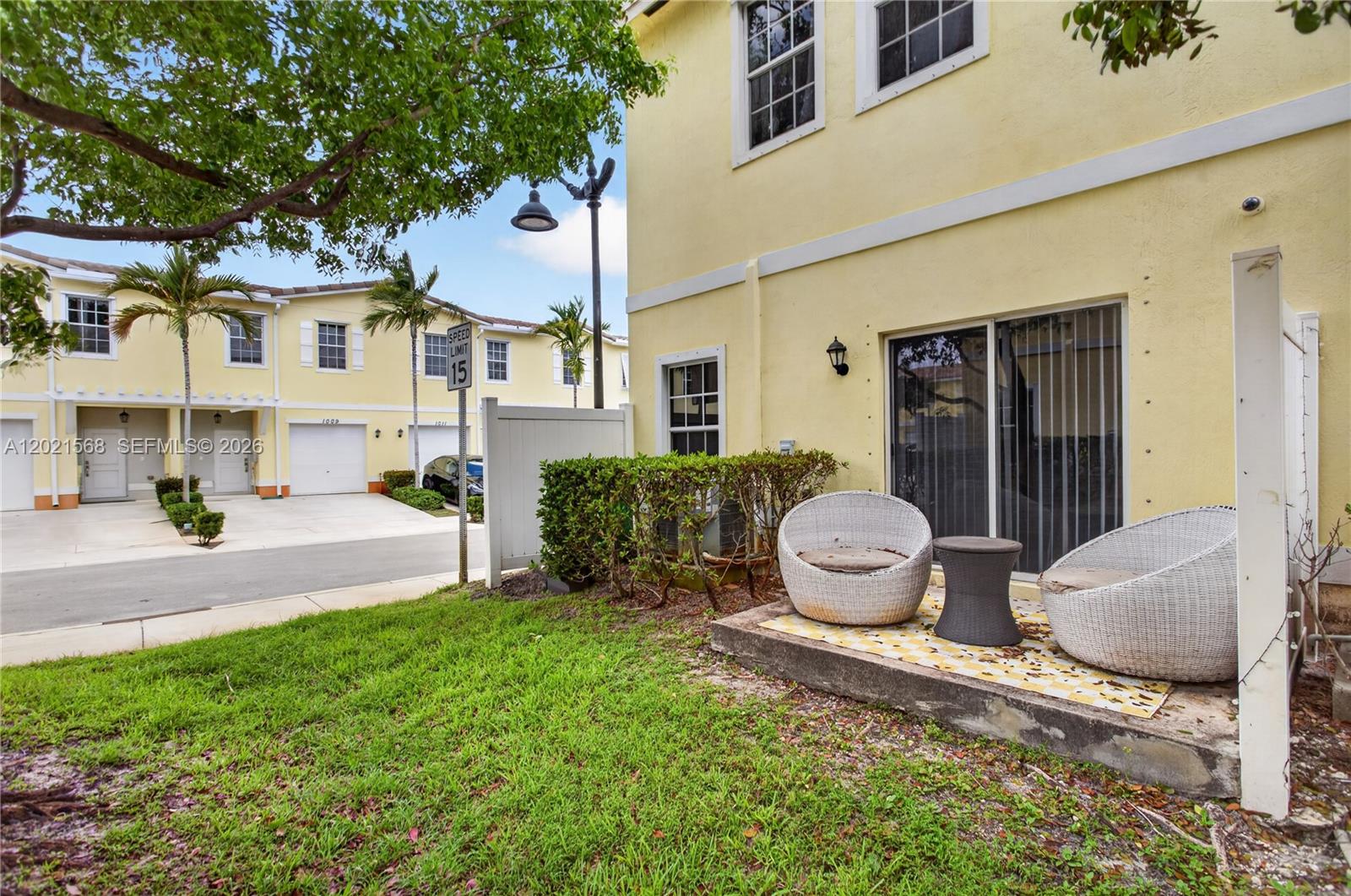 4044 NW 11th St Unit: -