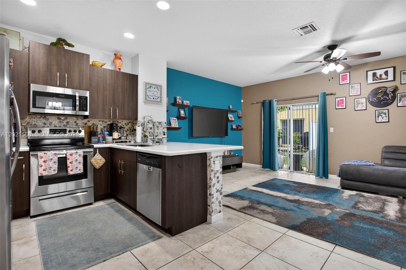 4044 NW 11th St Unit: -