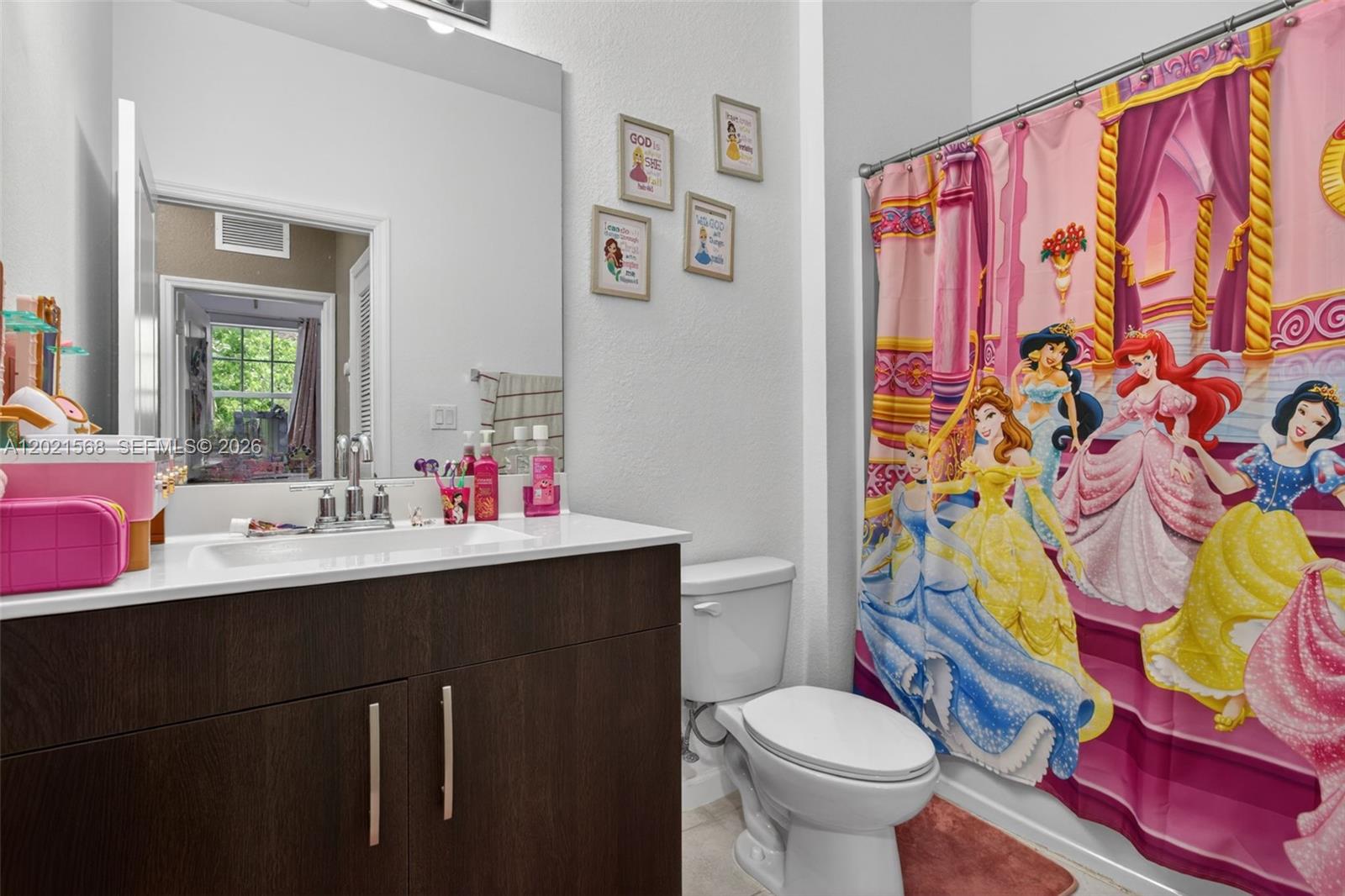 4044 NW 11th St Unit: -