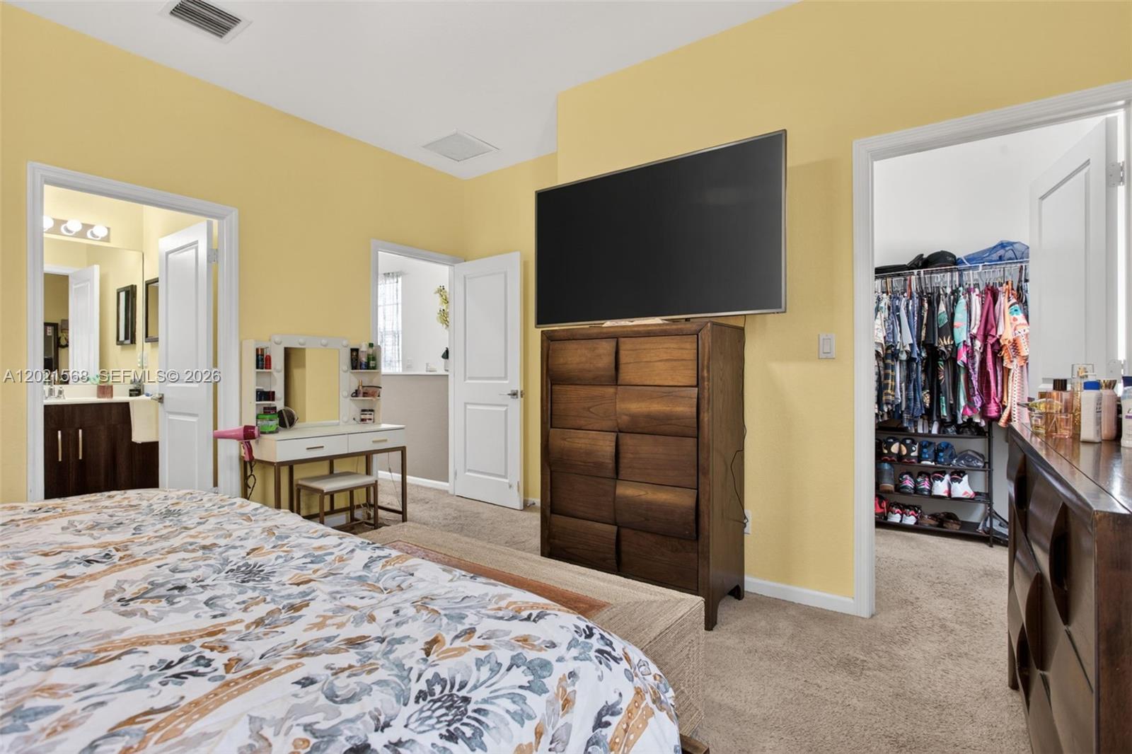 4044 NW 11th St Unit: -