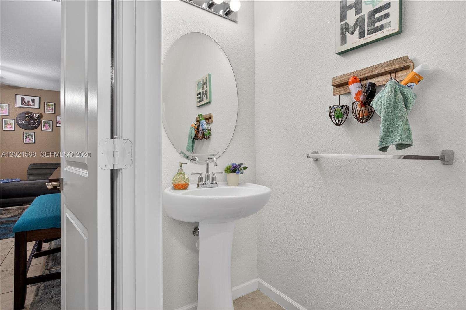4044 NW 11th St Unit: -