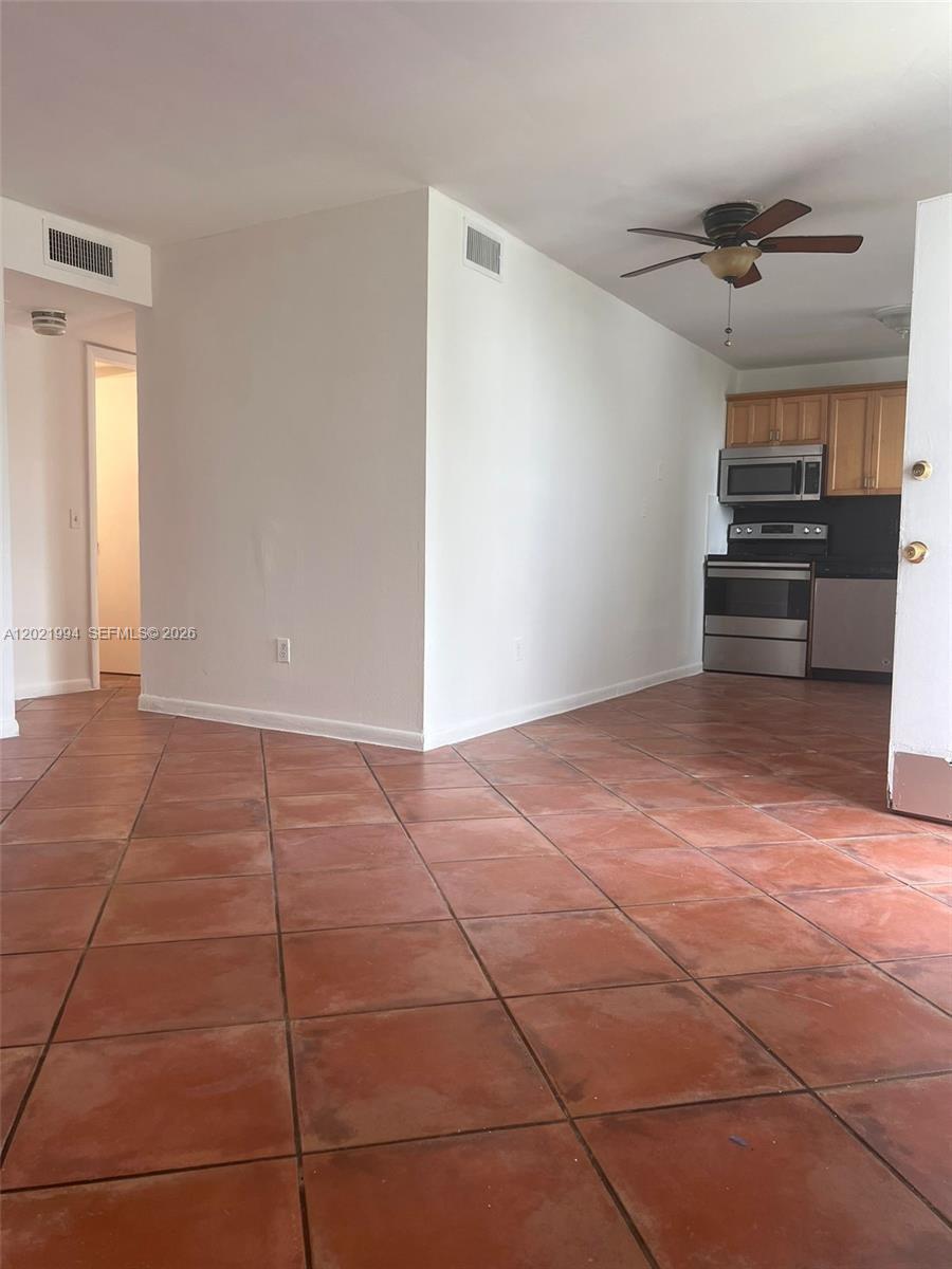 1801 S Treasure Dr # 427