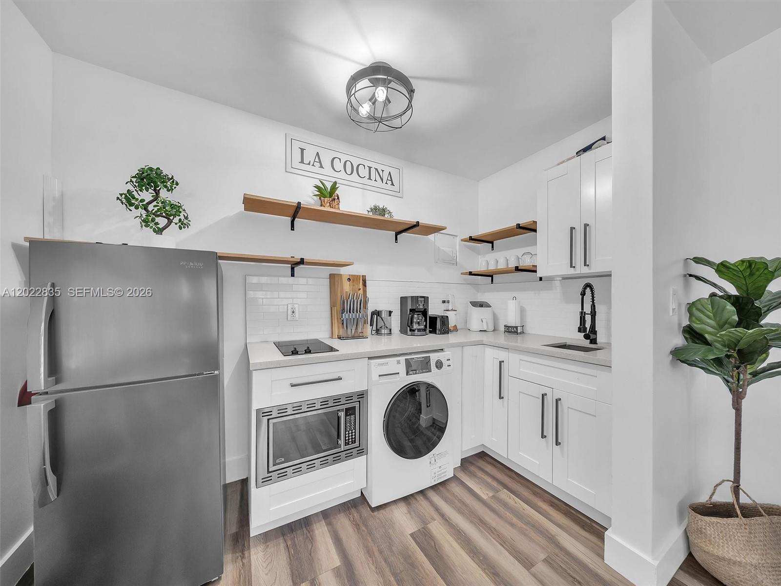 1109 NE 16th Ter