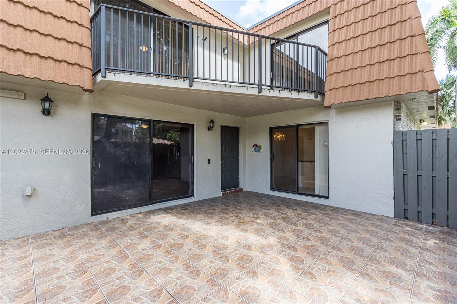 1530 W Harmony Lake Cir