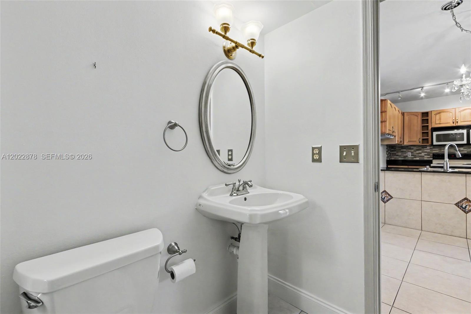 1530 W Harmony Lake Cir