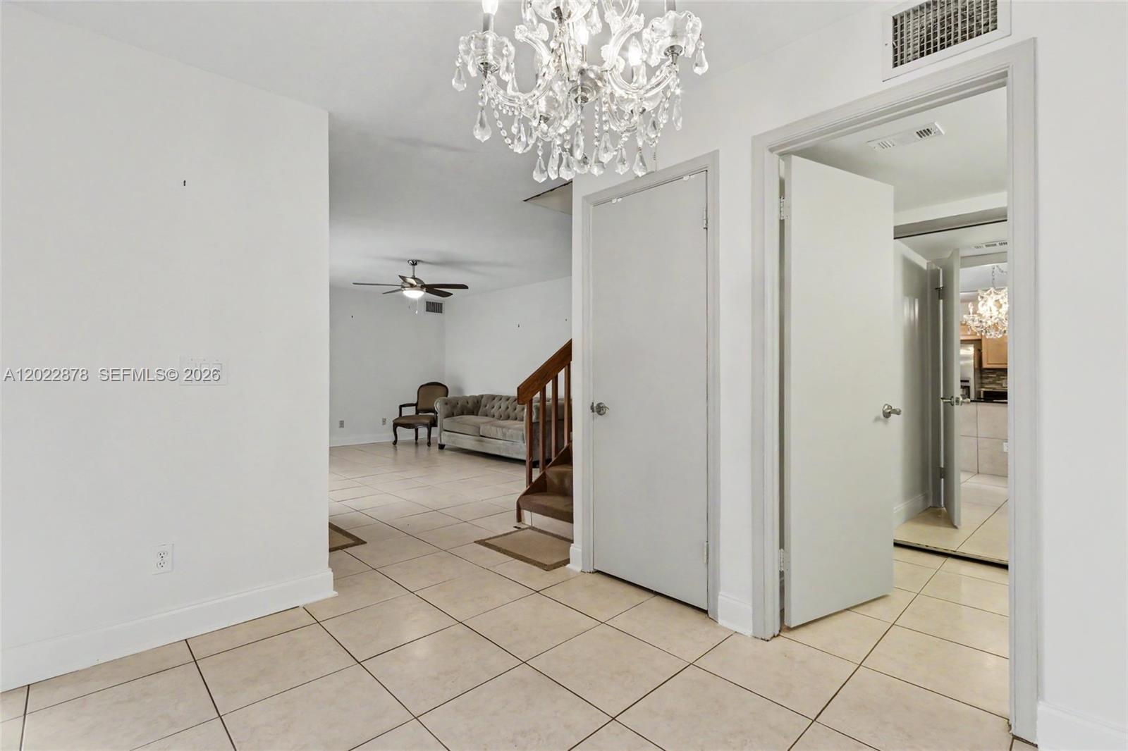 1530 W Harmony Lake Cir
