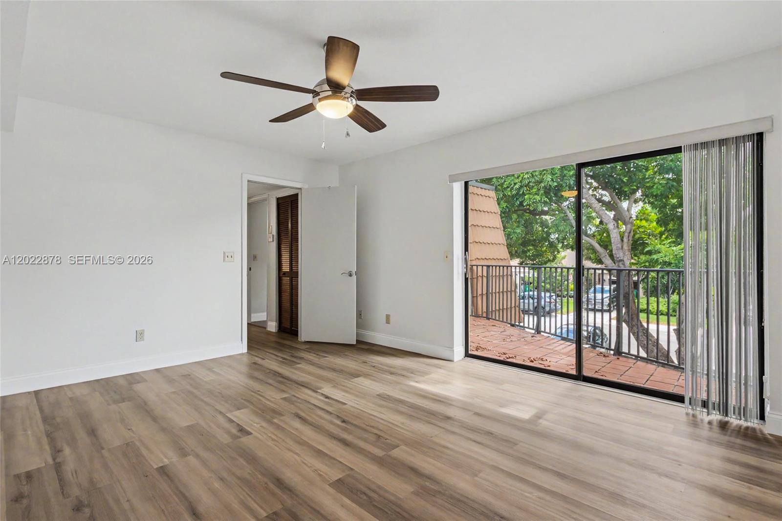 1530 W Harmony Lake Cir