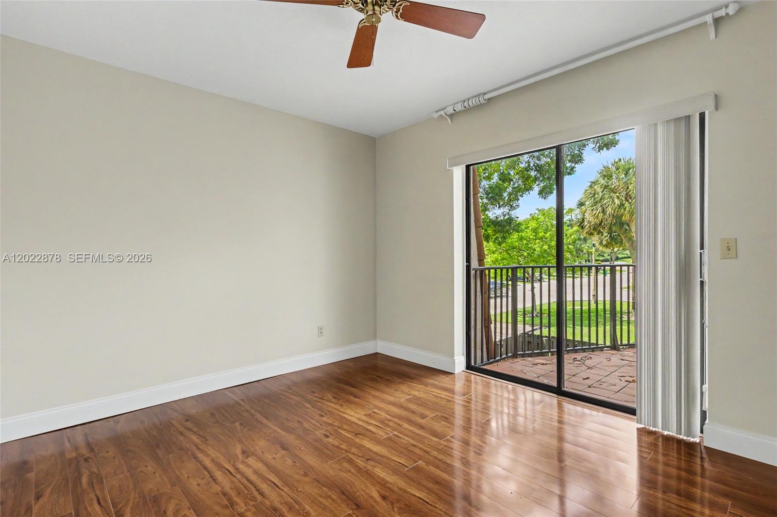 1530 W Harmony Lake Cir