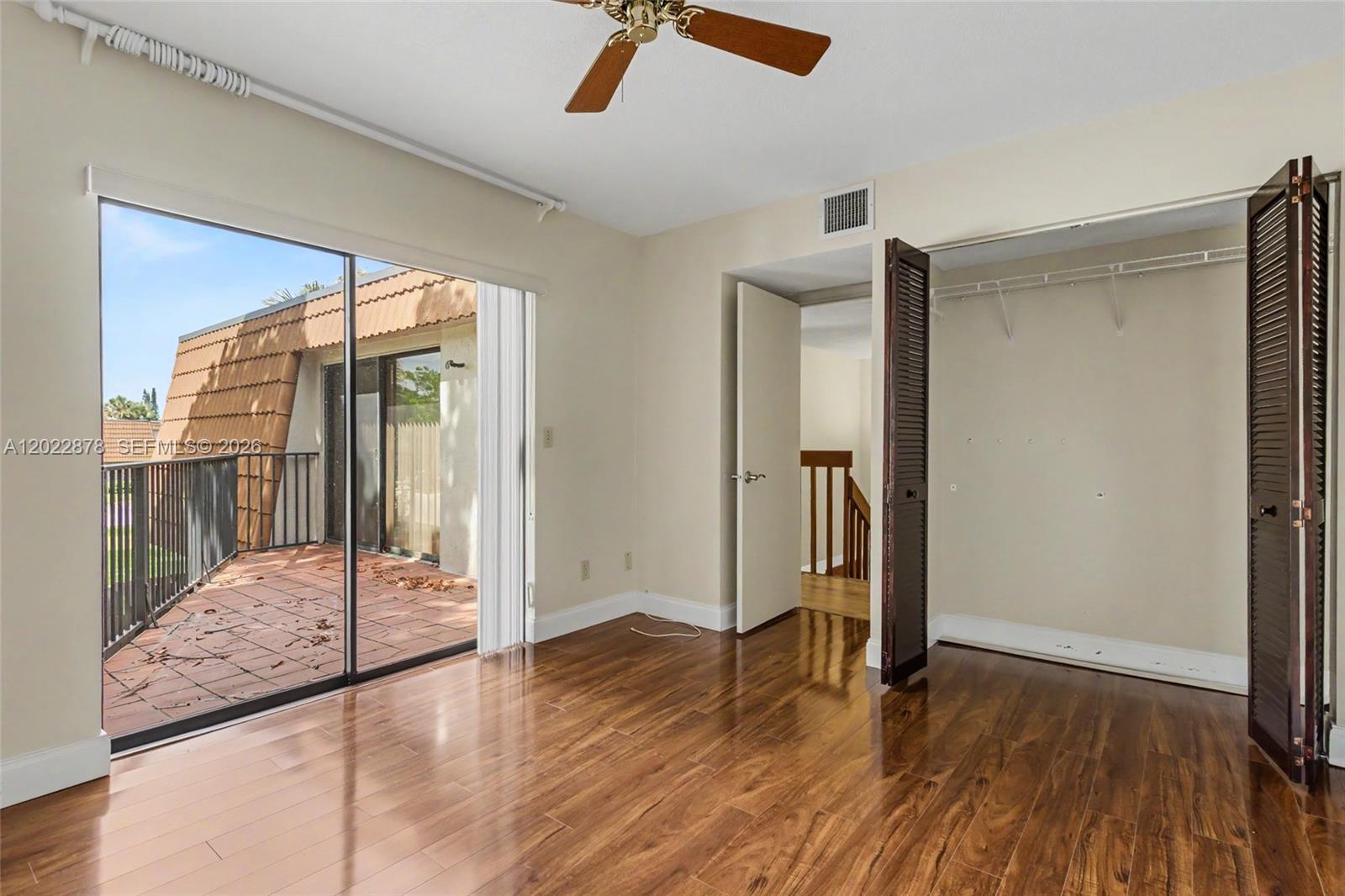 1530 W Harmony Lake Cir