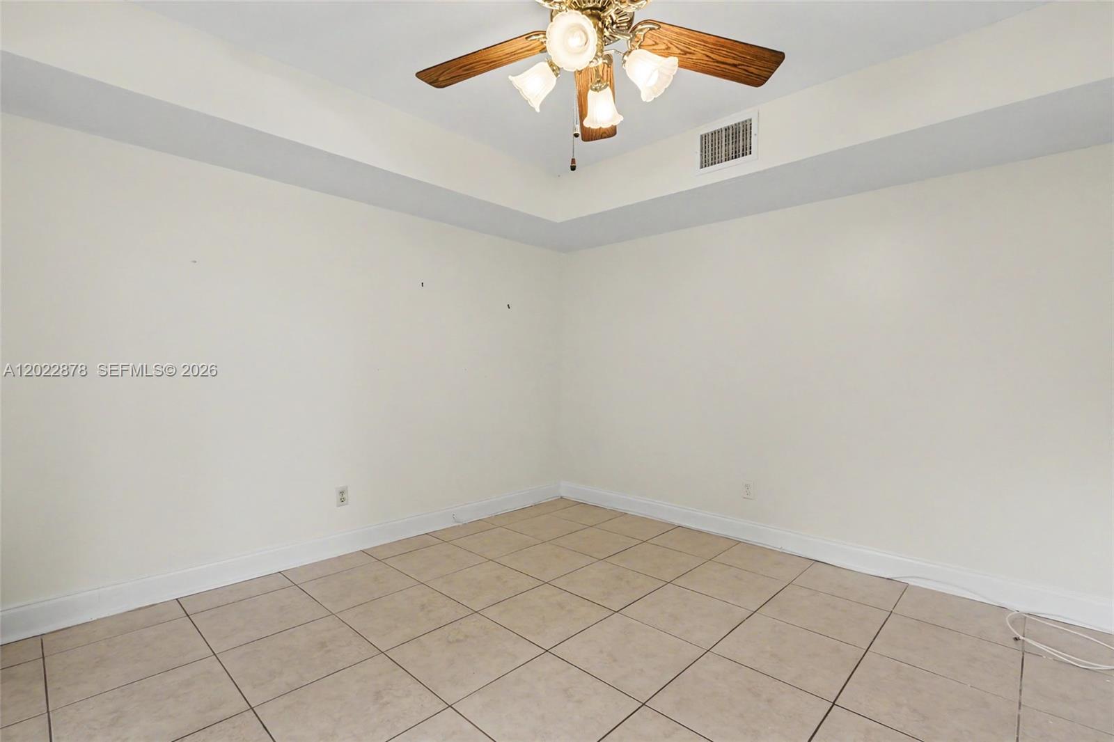 1530 W Harmony Lake Cir