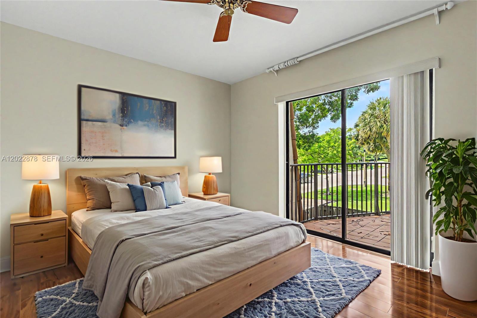 1530 W Harmony Lake Cir