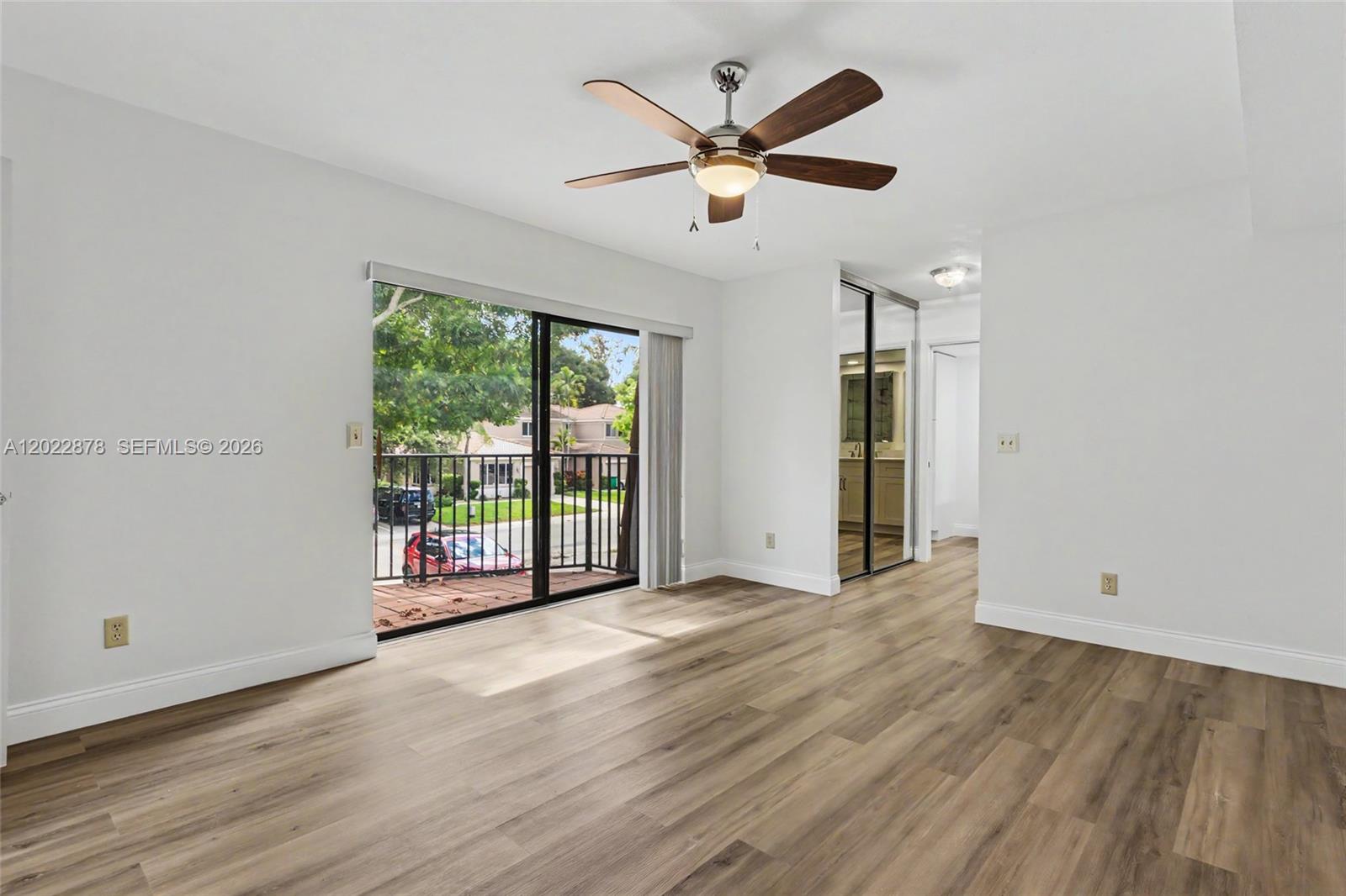 1530 W Harmony Lake Cir