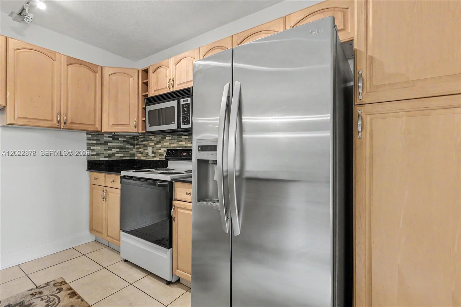 1530 W Harmony Lake Cir