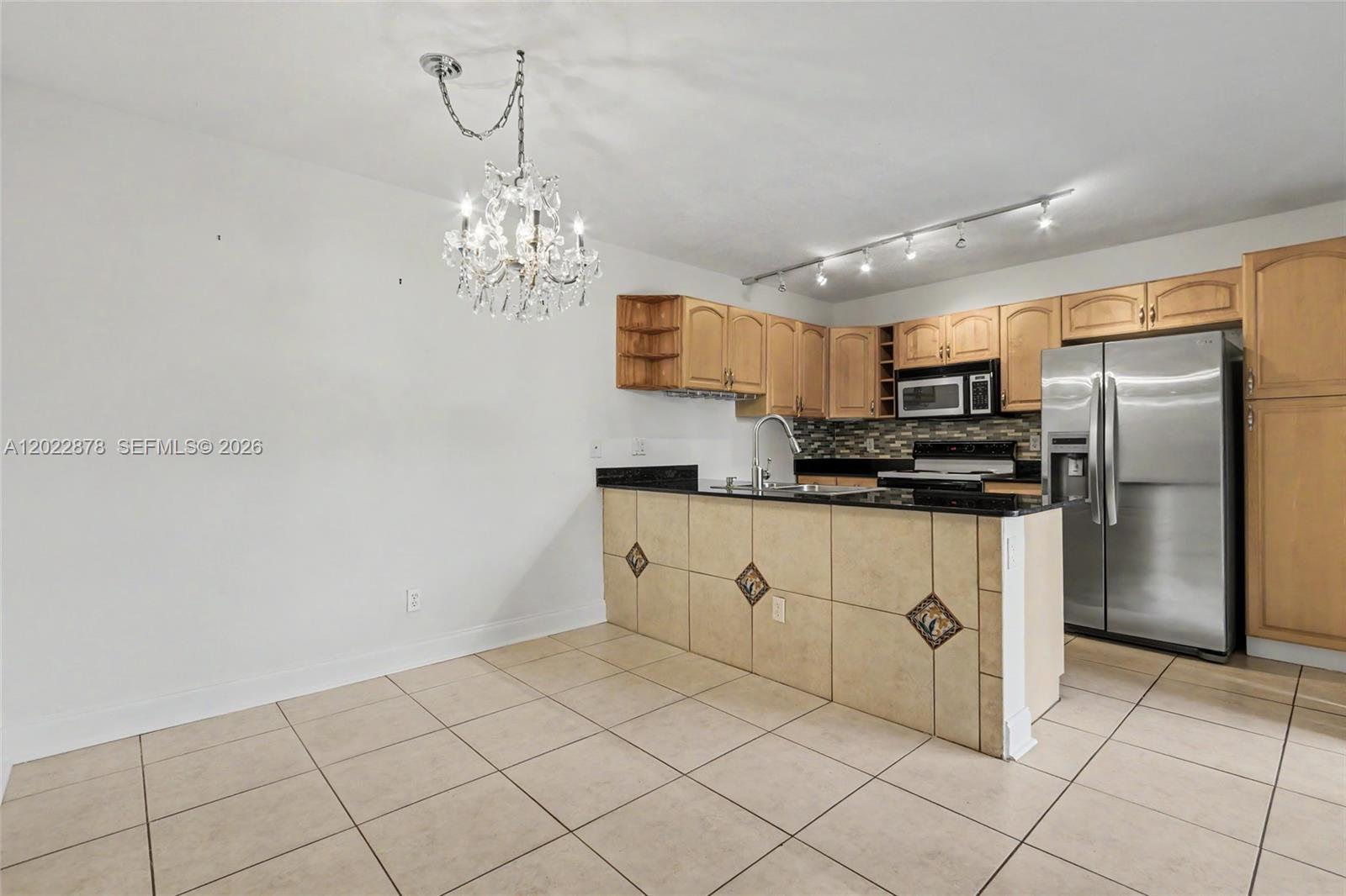 1530 W Harmony Lake Cir