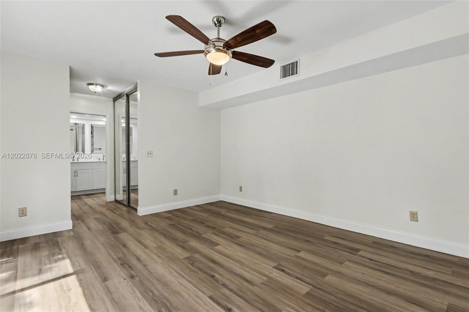 1530 W Harmony Lake Cir