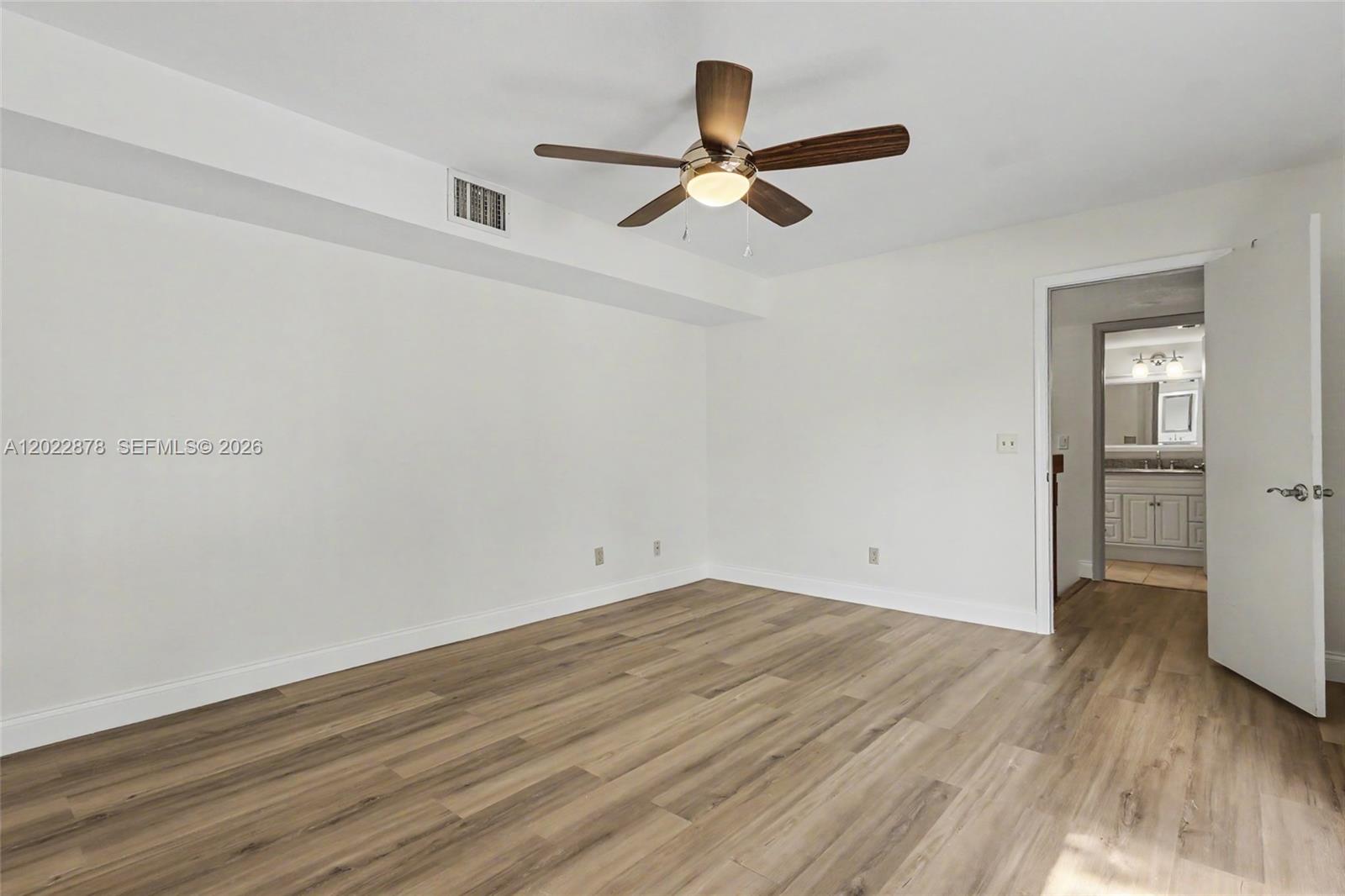 1530 W Harmony Lake Cir