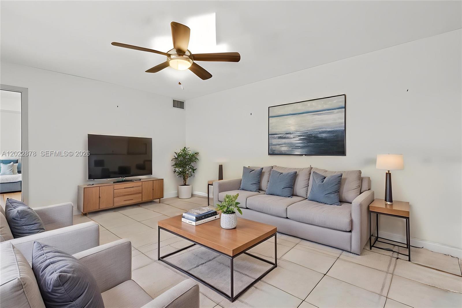 1530 W Harmony Lake Cir