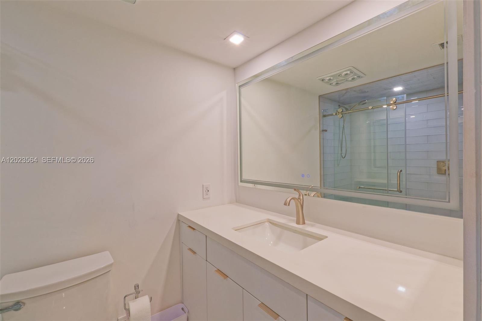 3000 E Sunrise Blvd Unit: PHG