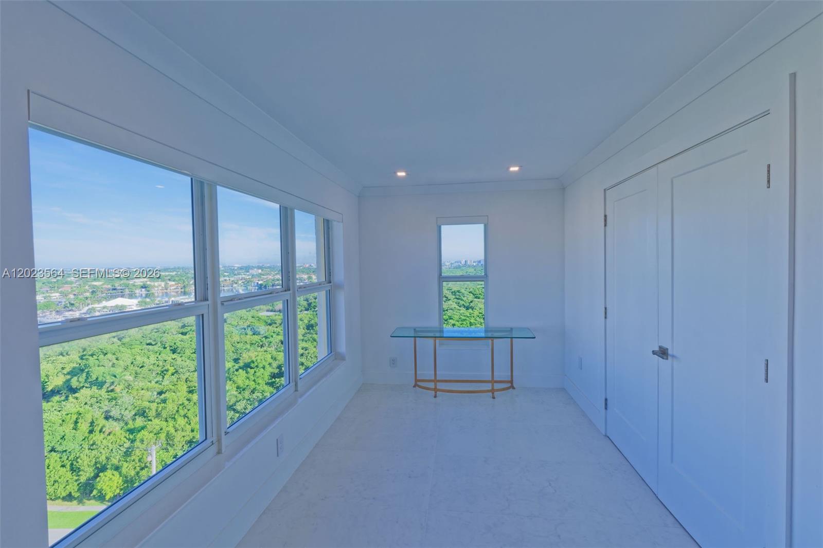 3000 E Sunrise Blvd Unit: PHG