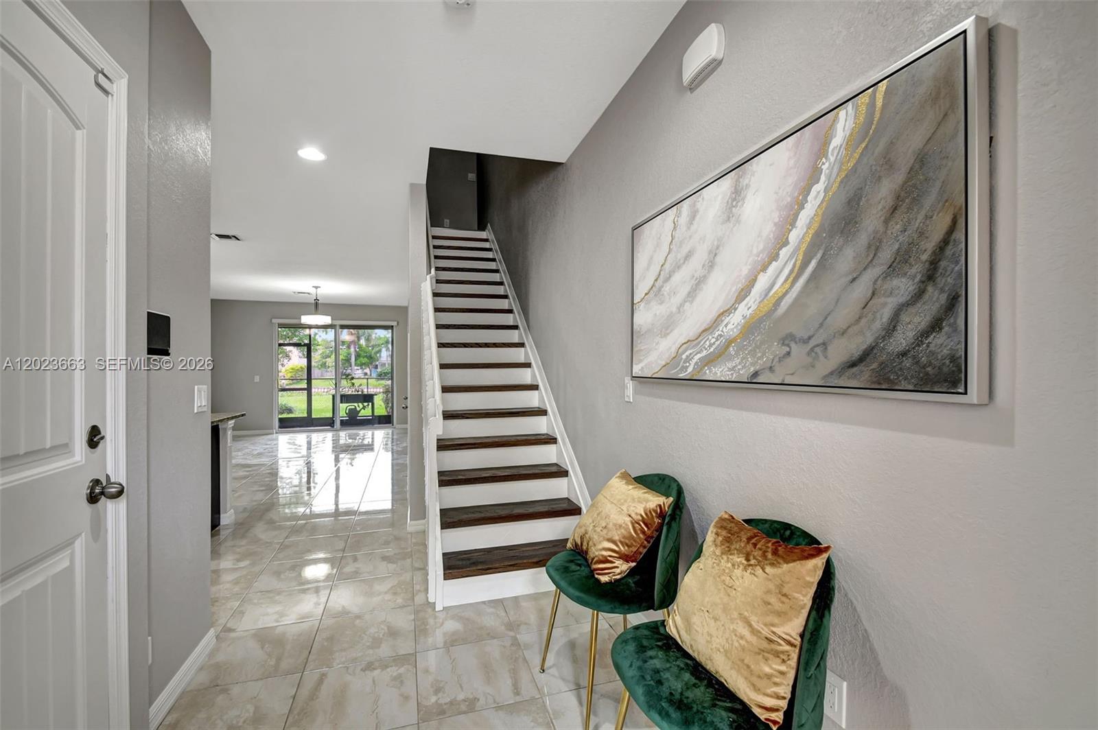 1119 Vermilion Dr