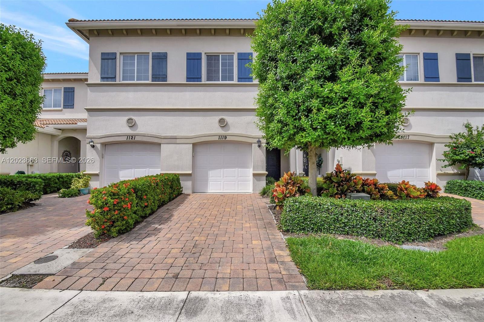 1119 Vermilion Dr