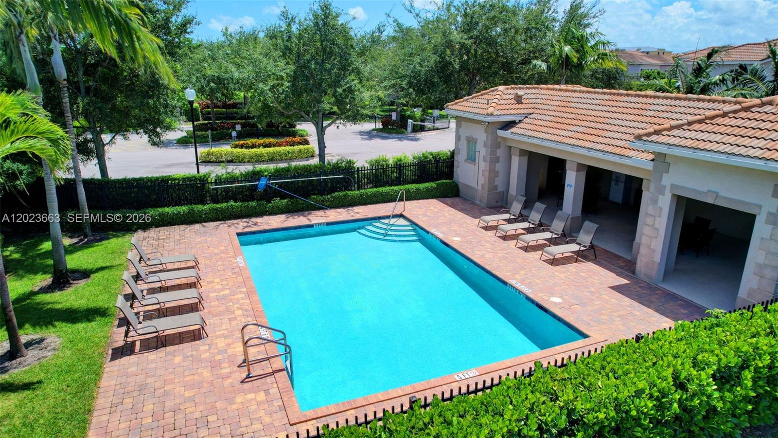 1119 Vermilion Dr