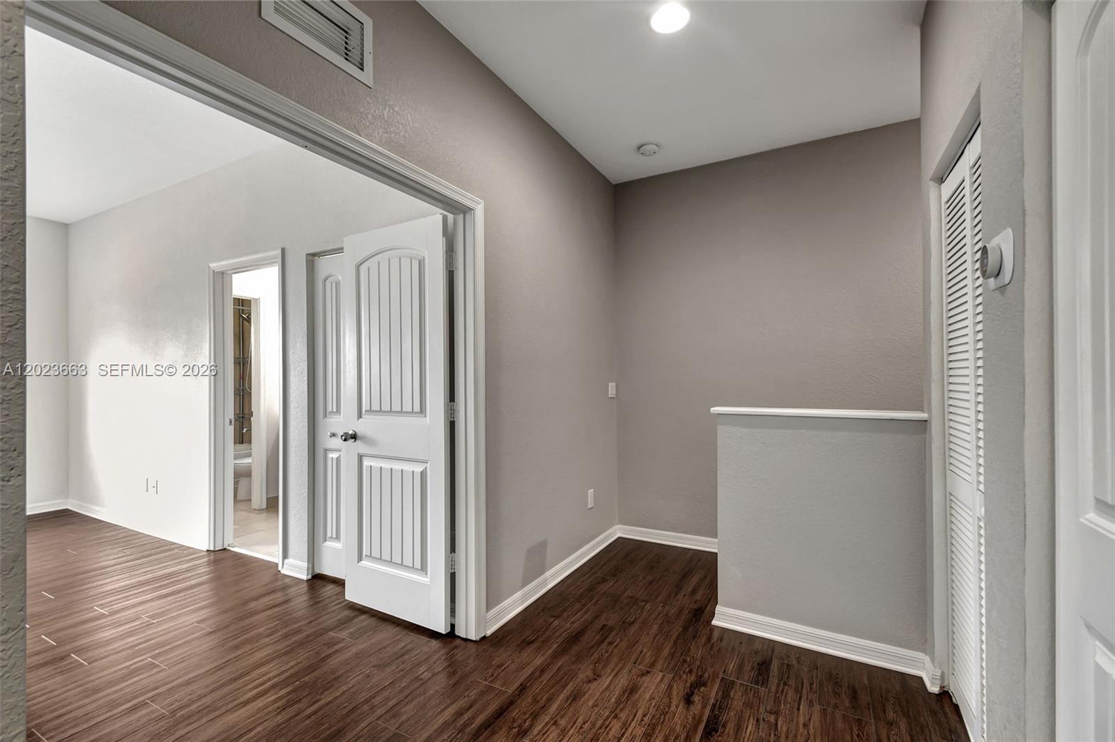 1119 Vermilion Dr