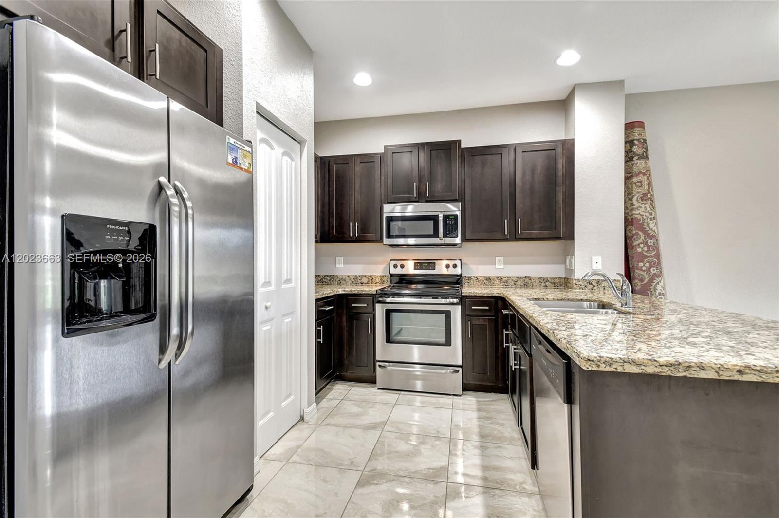 1119 Vermilion Dr