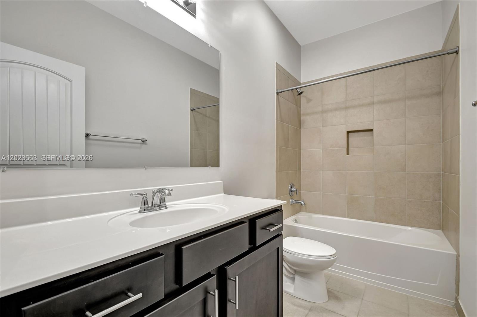 1119 Vermilion Dr
