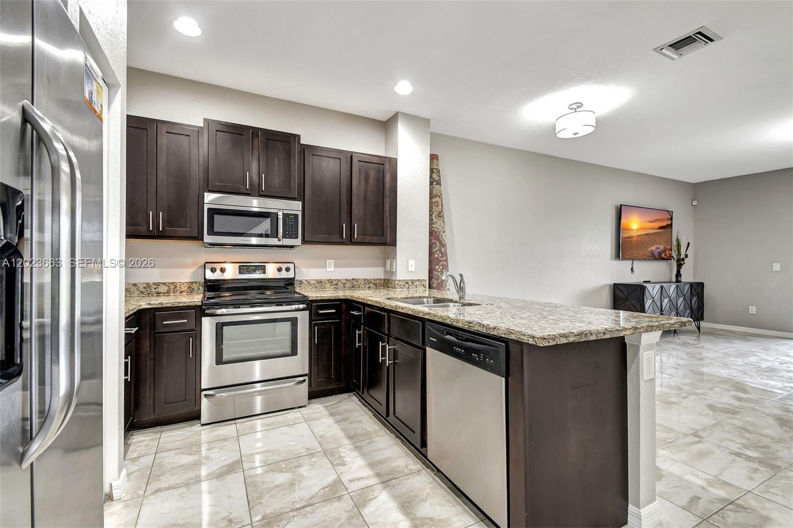 1119 Vermilion Dr