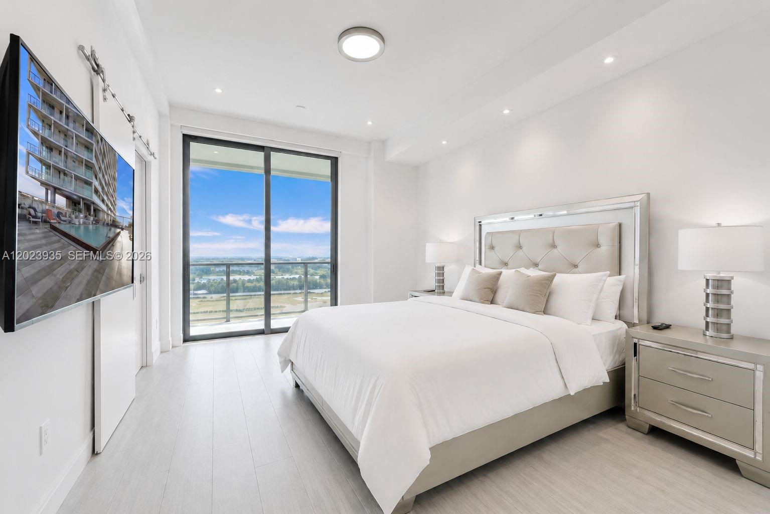 2000 Metropica Way # 1408