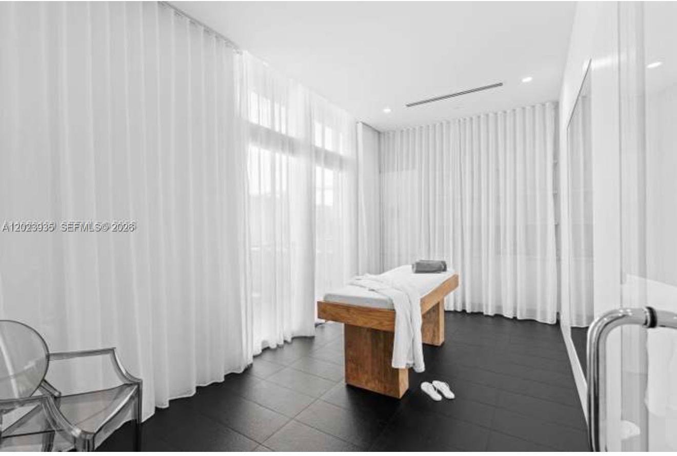 2000 Metropica Way # 1408